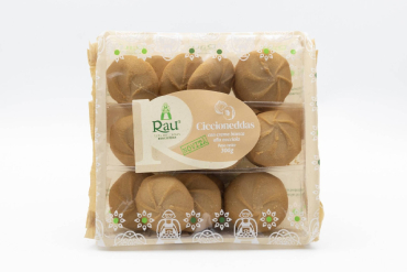 Ciccioneddas con crema bianca di nocciola